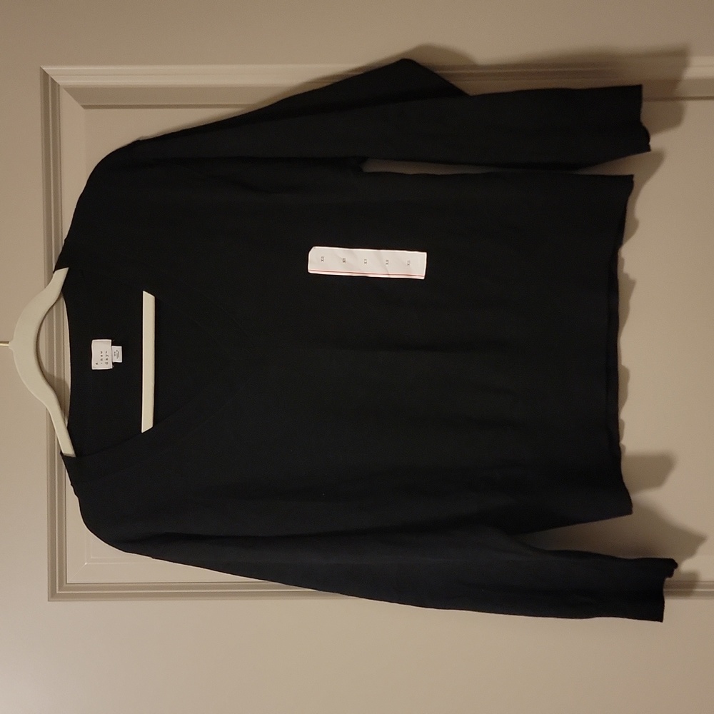 A NEW DAY WOMEN'S V-NECK SWEATER